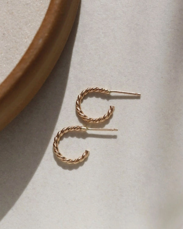 Spiral Hoop Earrings (14k Gold Fill) | Token Jewelry